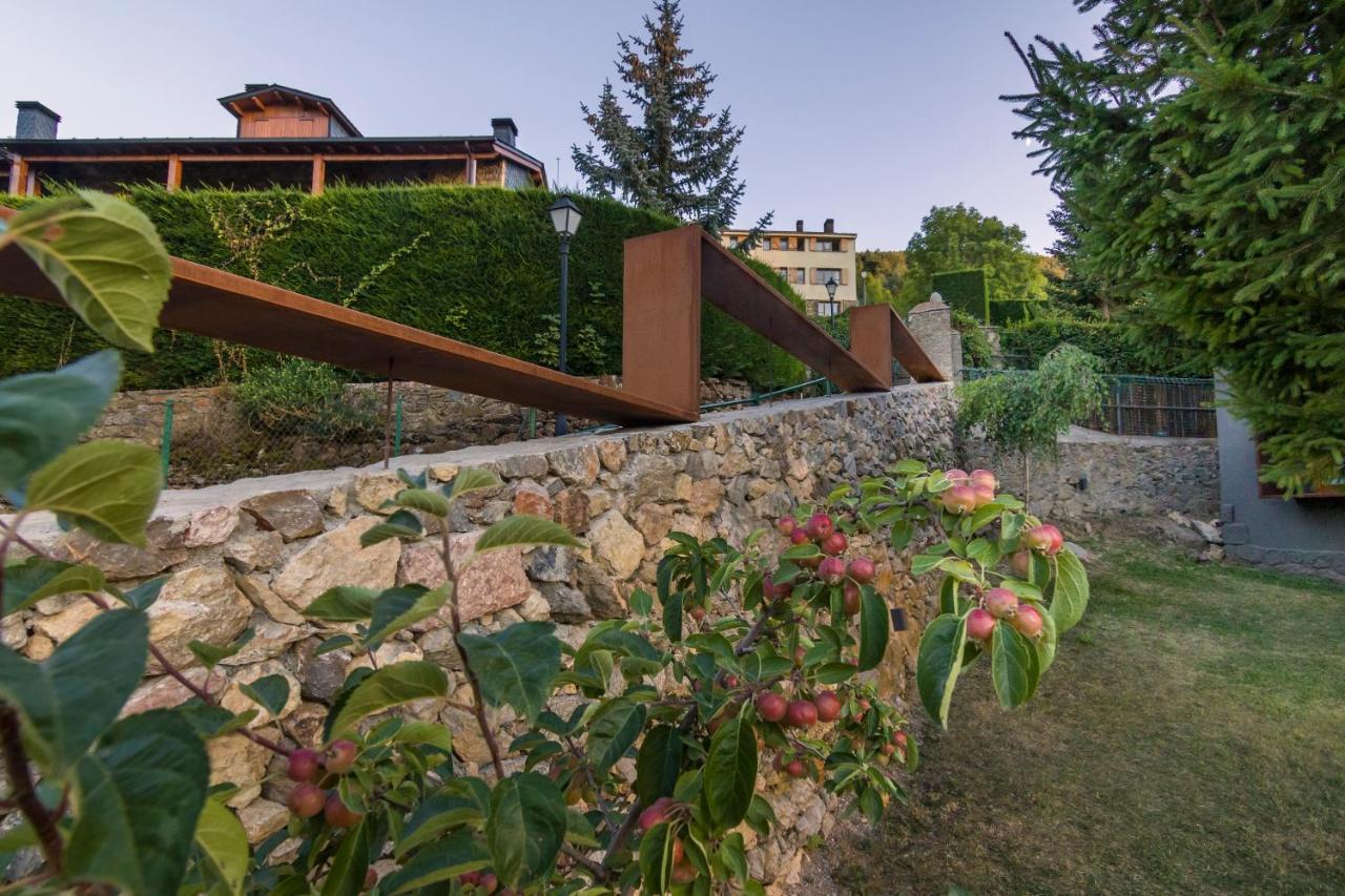 Fantastica Casa De Diseno En Alp Villa Bagian luar foto